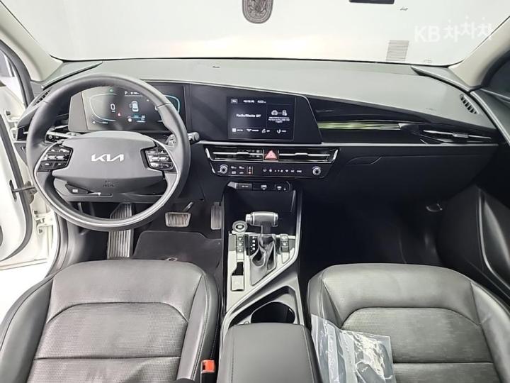 Kia Niro The 1.6 HEV Prestige 8