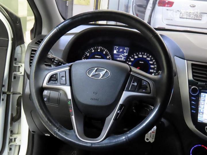 Hyundai Accent New 1.4 VVT Modern 9