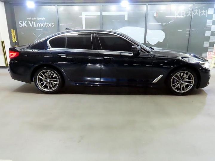 BMW 5 Series G30 530i M Sport Plus 4