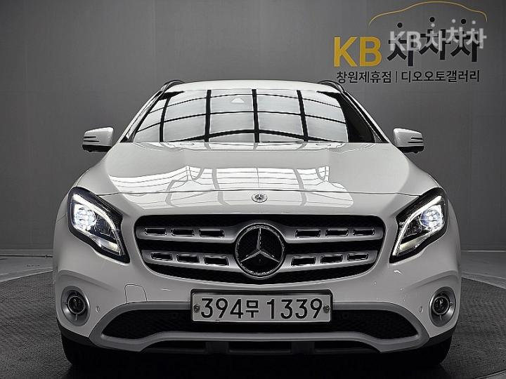 Mercedes-Benz GLA-Class X156 GLA220 Base Type