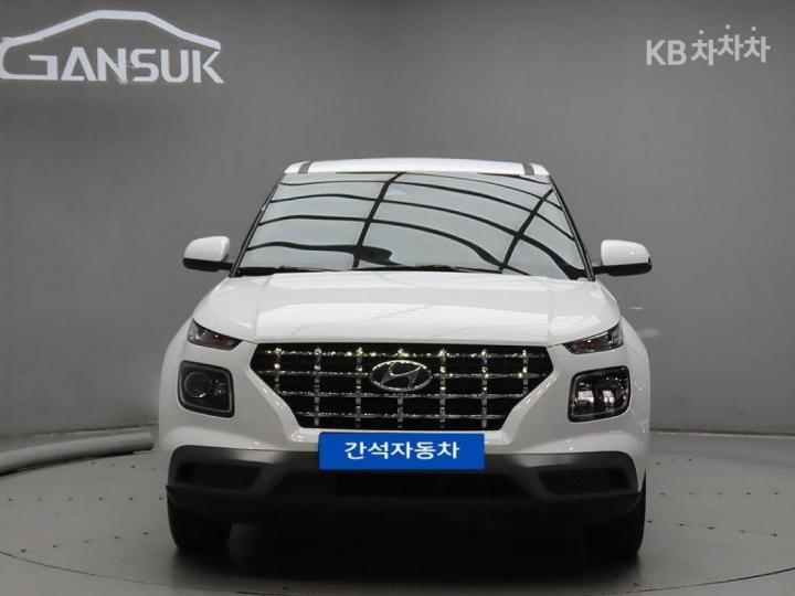 Hyundai Venue Gasoline 1.6 Premium 2