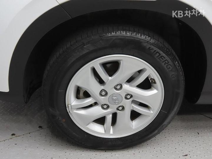 Hyundai Venue Gasoline 1.6 Premium 6