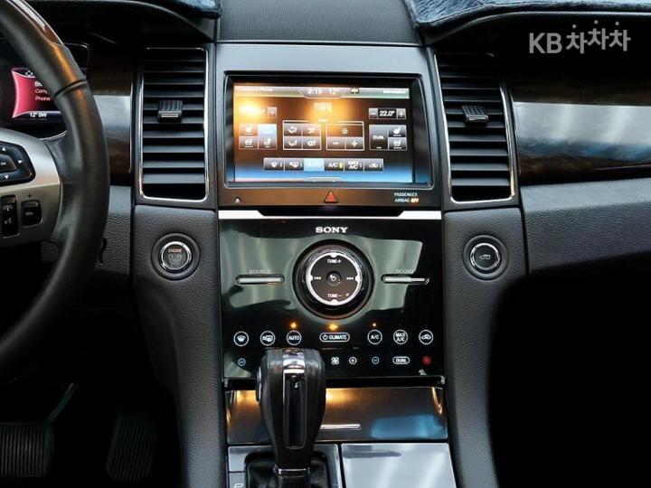 Ford Taurus New 2.0 Limited EcoBoost 10