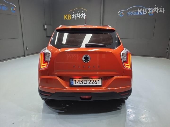 KG Mobility (Ssangyong) Tivoli Gasoline V5 2WD Base Type 4