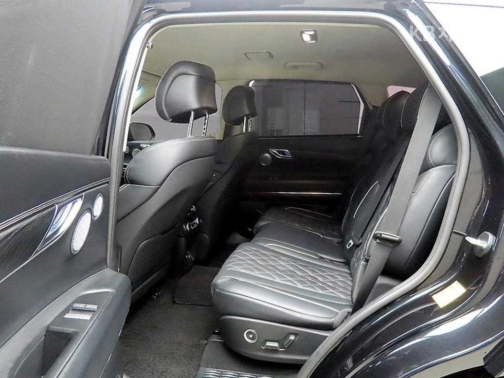 2023 Genesis GV80 photo