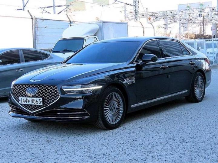 Genesis G90 3.8 GDi AWD Luxury 3