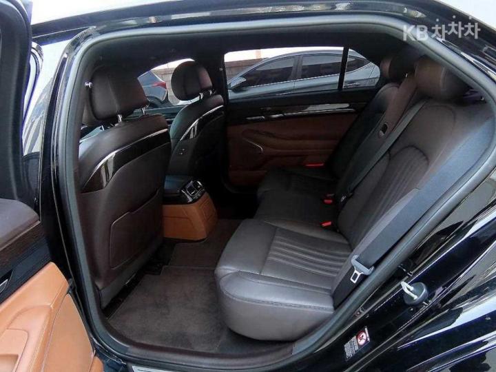 Genesis G90 3.8 GDi AWD Luxury 7