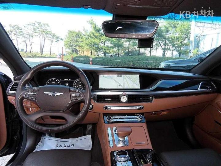 Genesis G90 3.8 GDi AWD Luxury 8