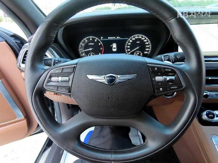 Genesis G90 3.8 GDi AWD Luxury 9