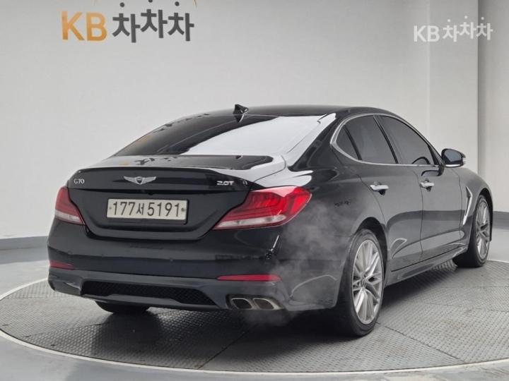 Genesis G70 2.0T Elite 4