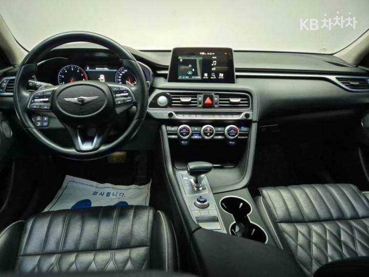 Genesis G70 2.0T Elite 8