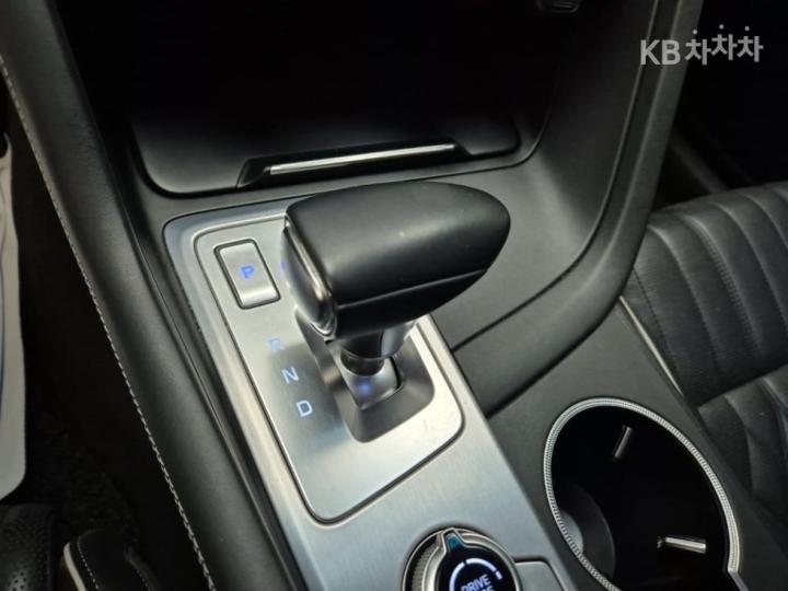 Genesis G70 2.0T Elite 9