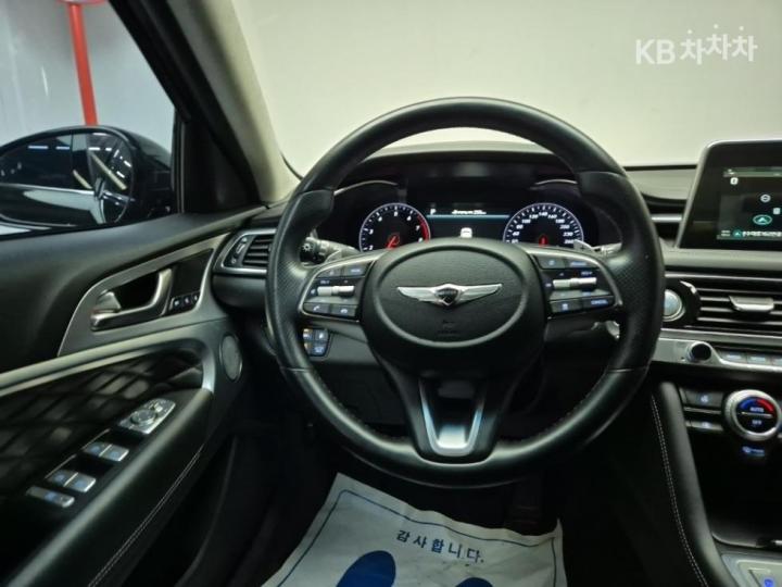 Genesis G70 2.0T Elite 10