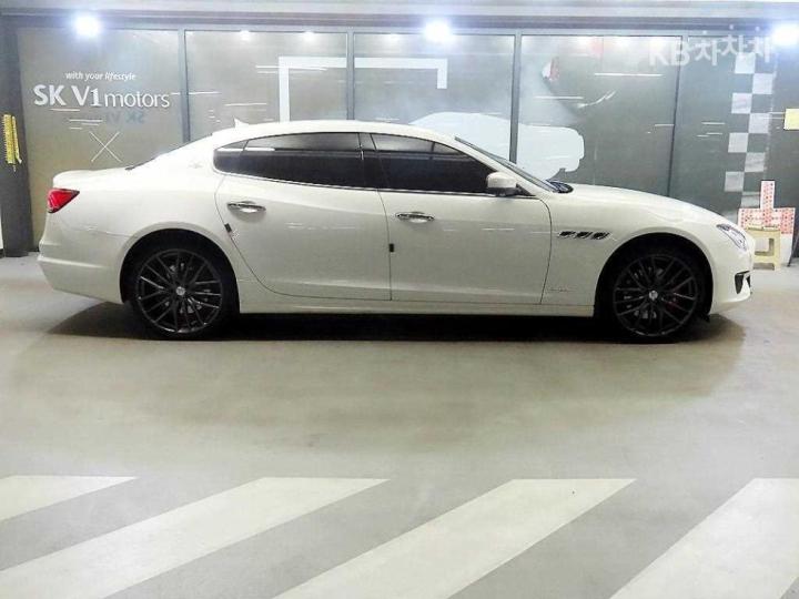 Maserati Quattroporte 3.0 V6 GranLusso 4