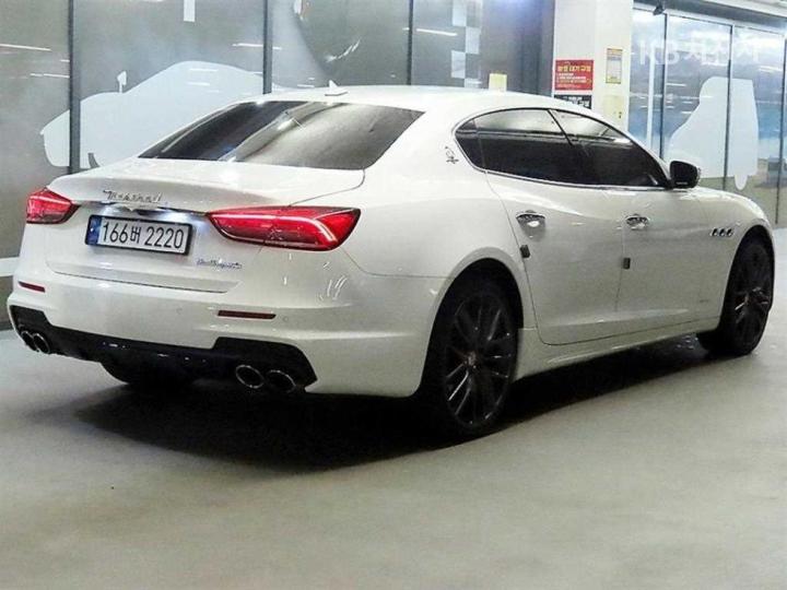 Maserati Quattroporte 3.0 V6 GranLusso 5