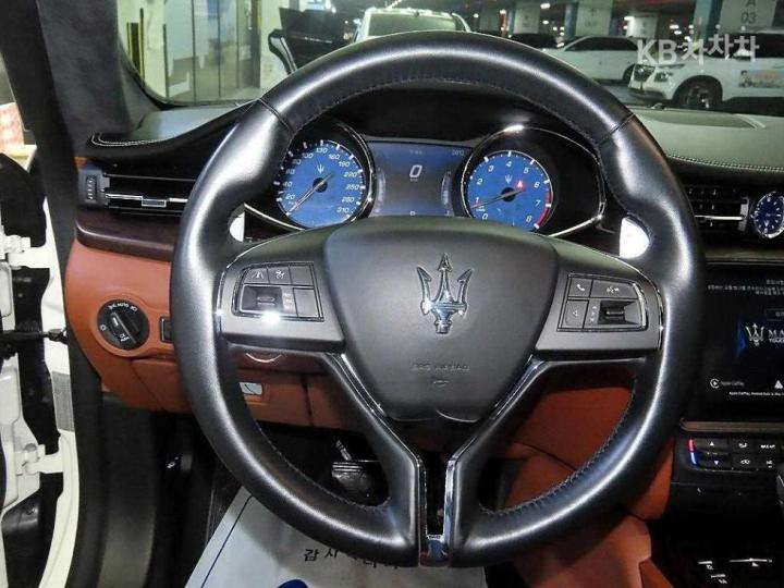 Maserati Quattroporte 3.0 V6 GranLusso 9