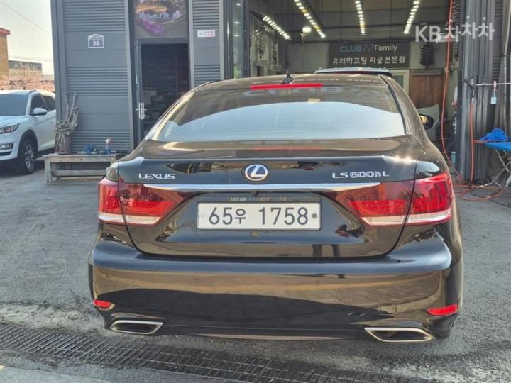 Lexus LS 600 hL XF40 06 year ~ 3