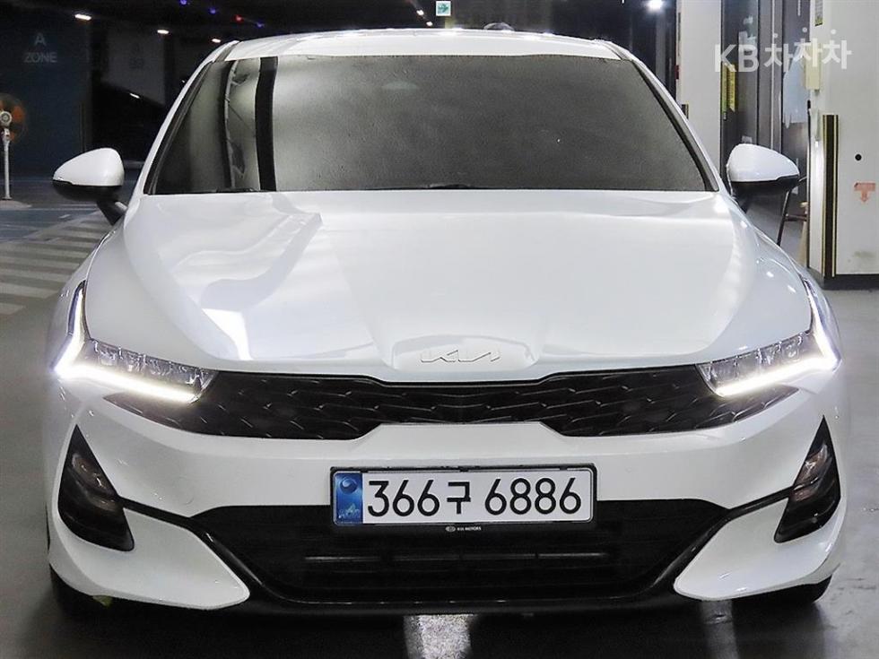 2022 - kia k5
