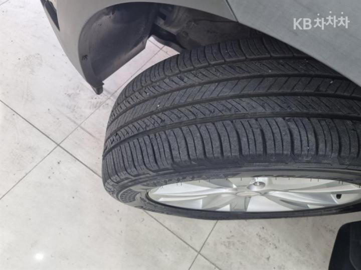 Chevrolet Captiva 2WD LT 9