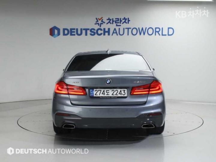 BMW 5 Series G30 520d xDrive M Sport Package Plus 5