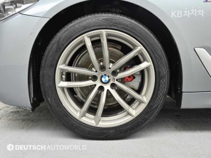 BMW 5 Series G30 520d xDrive M Sport Package Plus 6