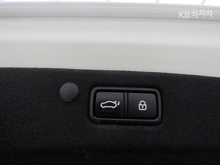 Hyundai Grandeur LPi 3.0 Exclusive 6