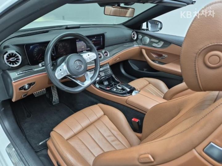 Mercedes-Benz E-Class W213 E450 4MATIC Carbriolet Base Type 8