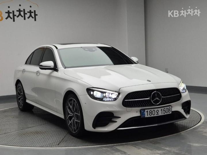 Mercedes-Benz E-Class W213 E220d 4MATIC AMG Line 5