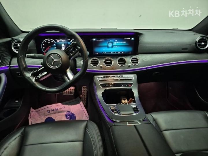 Mercedes-Benz E-Class W213 E220d 4MATIC AMG Line 8