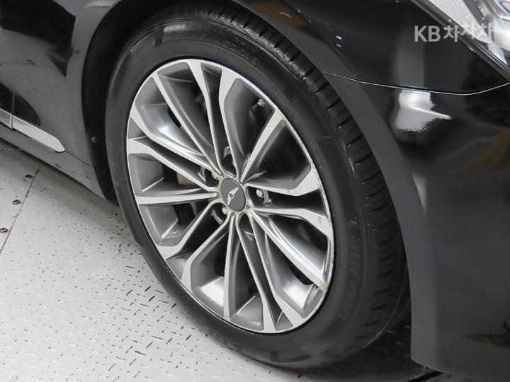 Hyundai Genesis DH G330 Premium AWD 6