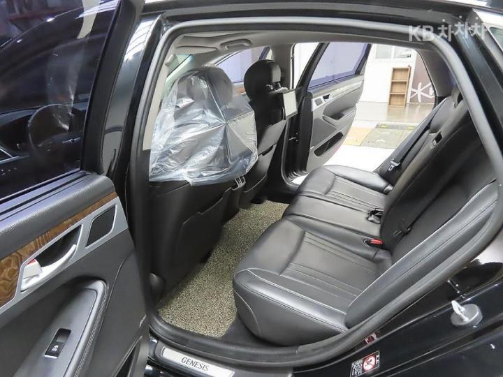 Hyundai Genesis DH G330 Premium AWD 9