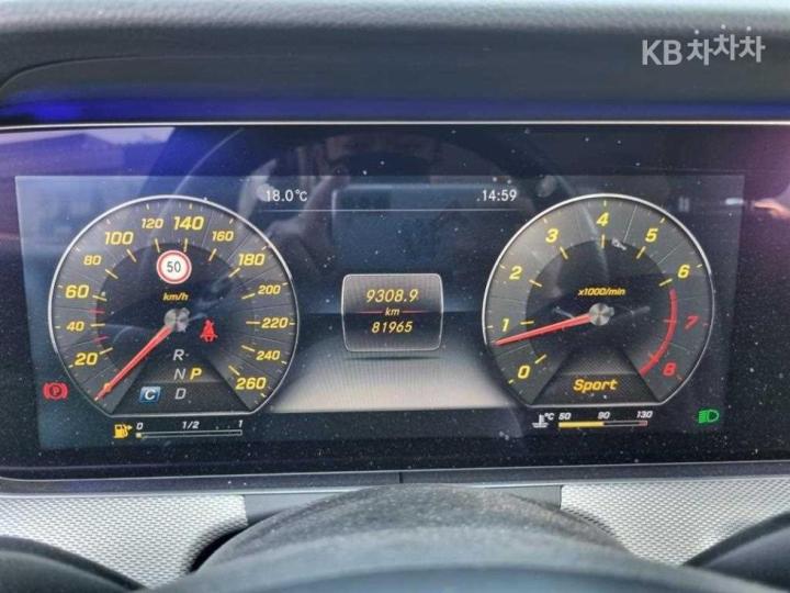 Mercedes-Benz E-Class W213 E300 Avantgarde 5