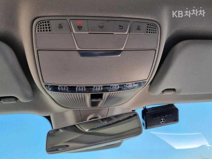 Mercedes-Benz E-Class W213 E300 Avantgarde 8