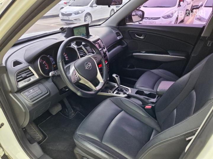 KG Mobility (Ssangyong) Tivoli Gasoline VX 8