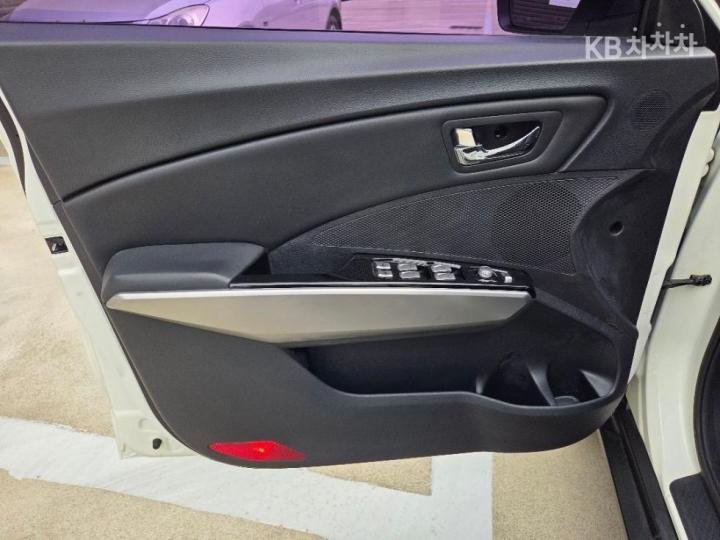 KG Mobility (Ssangyong) Tivoli Gasoline VX 10