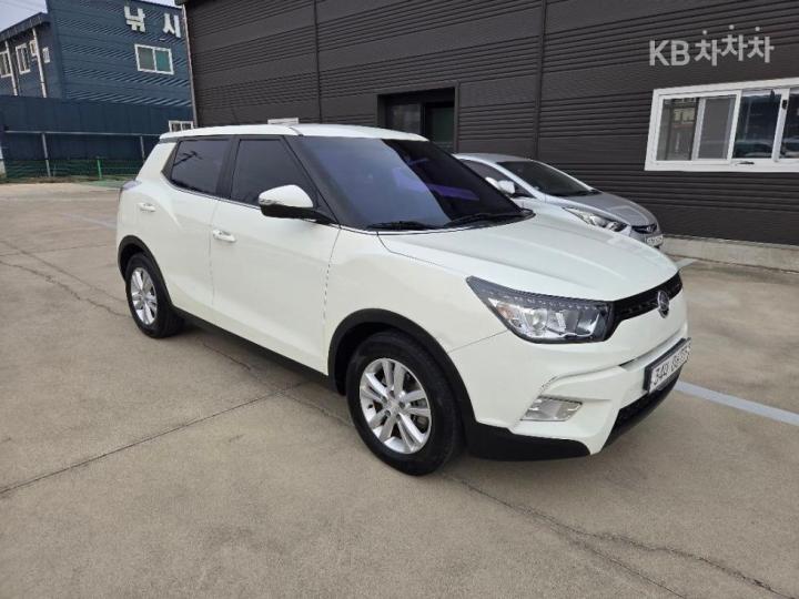 KG Mobility (Ssangyong) Tivoli Gasoline VX 4