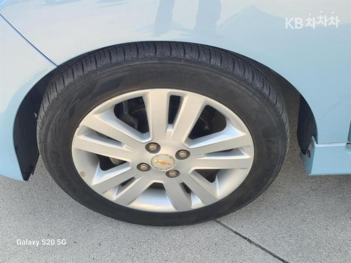 Chevrolet Spark S LT 10