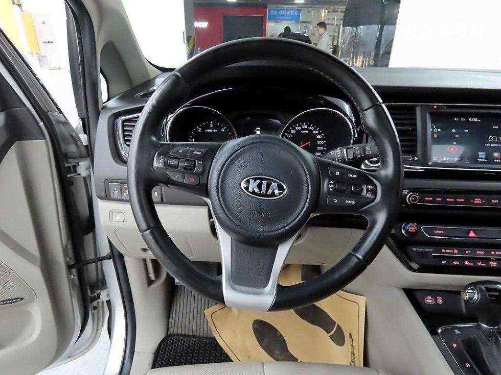 2016 - kia carnival