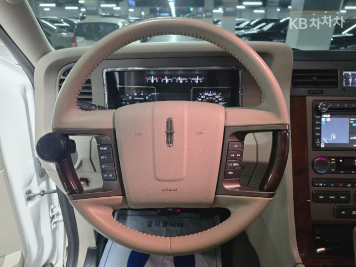 Lincoln Navigator 5.4L V8 U326 Luxury 06 year ~ 9