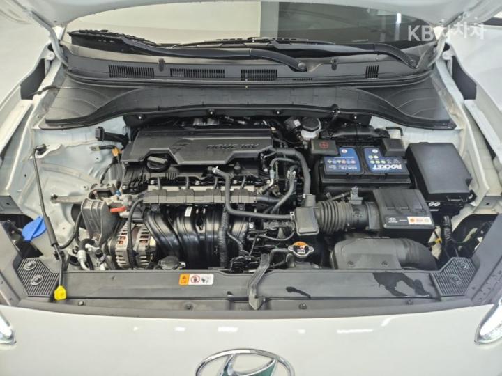 Hyundai Kona 2.0 Gasoline 2WD Smart 6