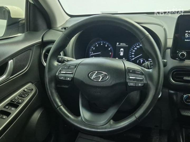 Hyundai Kona 2.0 Gasoline 2WD Smart 10