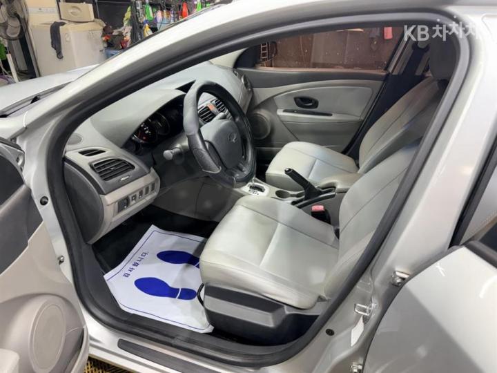 Renault SM3 New SE Black Base Type 7