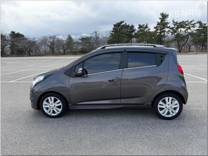 Chevrolet Spark S LT 9