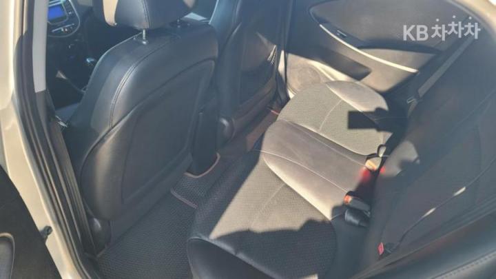 Hyundai Accent New 1.6 VGT Premium 8