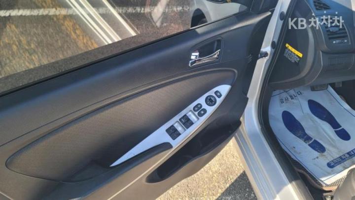 Hyundai Accent New 1.6 VGT Premium 9