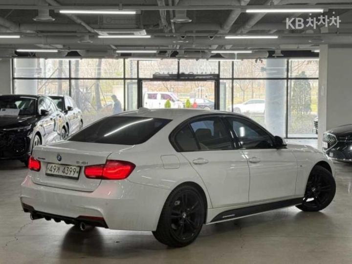 BMW 3 Series New 330i F30 Shadow Edition 3