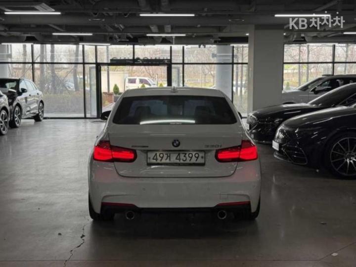BMW 3 Series New 330i F30 Shadow Edition 5