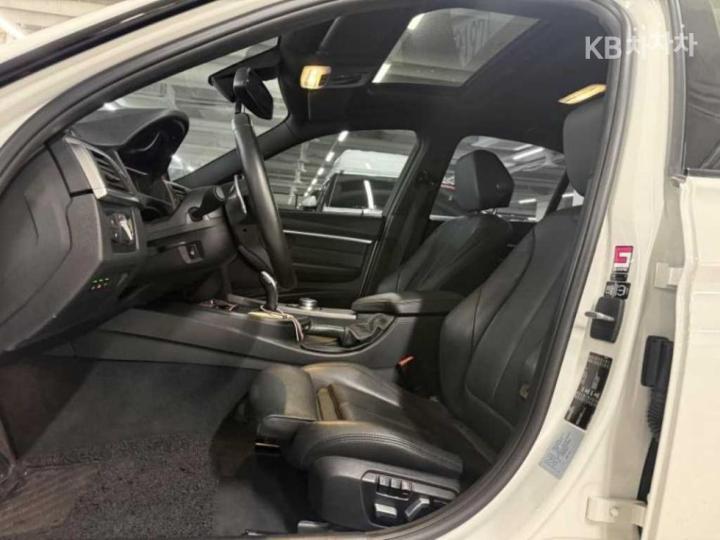 BMW 3 Series New 330i F30 Shadow Edition 10