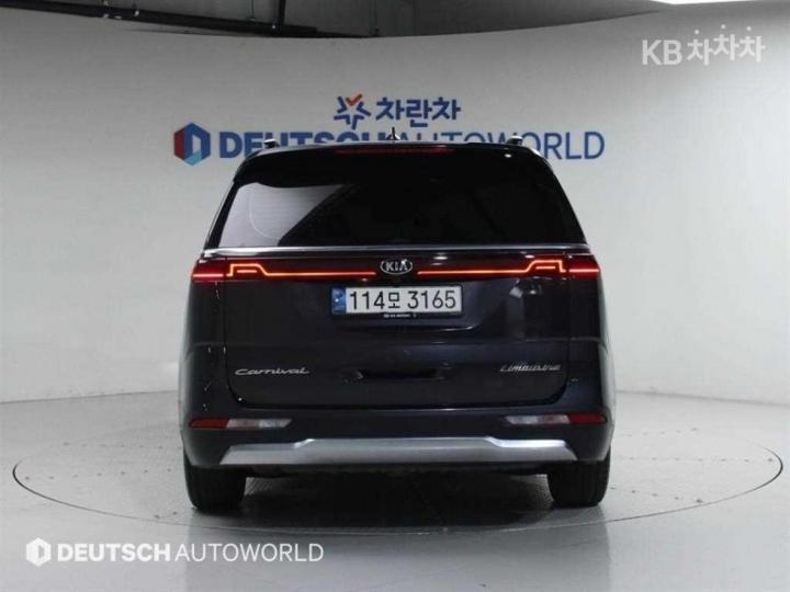 Kia Carnival G3.5 GDI Signature 5