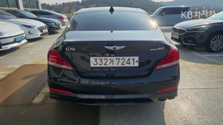 Genesis G70 2.0T Elite 4